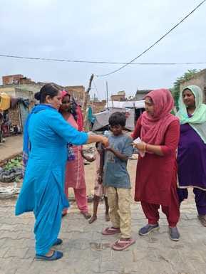 Worm control medicine was distributed to lakhs of children in the district