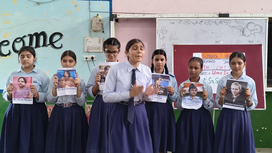 Students showed their talent by staging a drama with a scientific message in seven parts