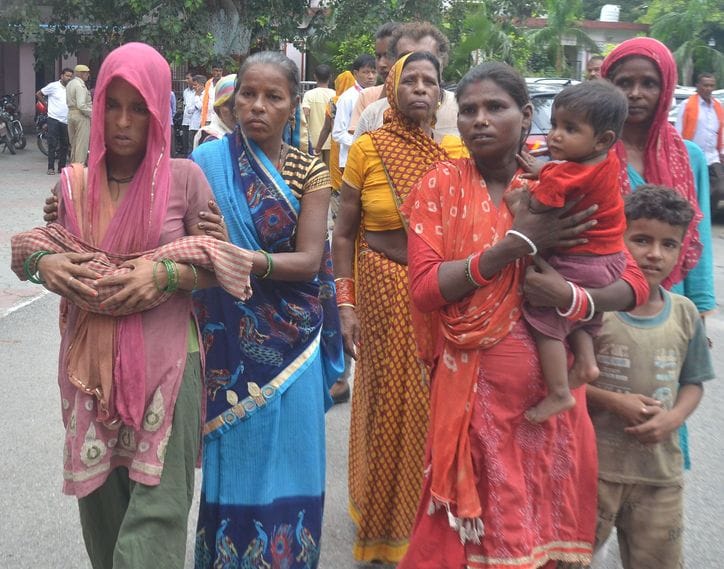 Allegation: Unborn child died due to the push of a policeman, mother reached the collectorate with the dead body