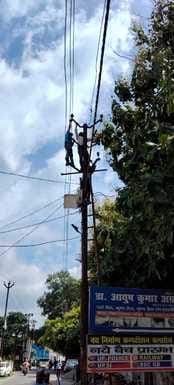 2500 consumers lost power