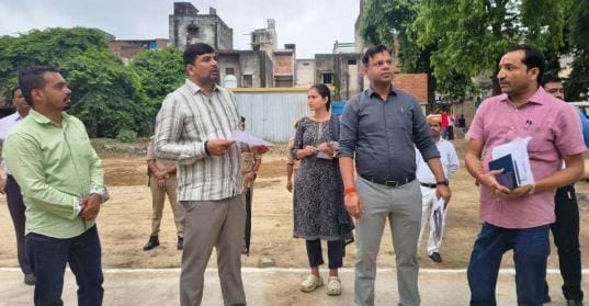 DM reprimanded for slow construction work in Shahid Park