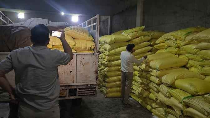 990 bags of urea missing from the committee, action will be taken against the secretary, District Agriculture