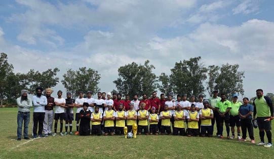 Akal Academy Gomti's team became champion by penalty shoot