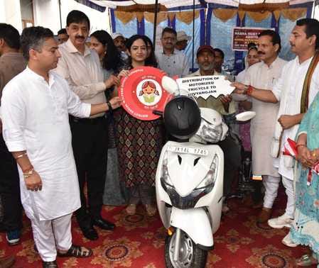 Udhampur, Tricycles Distrubute, Handicap Persons