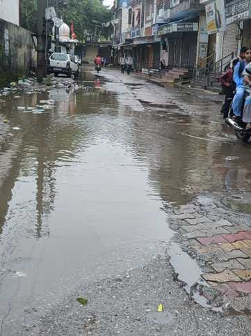 Difficulties increased in Sewan due to continuous rain