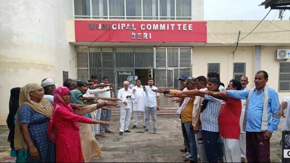Sanitation workers were administered the oath of cleanliness in Beri Municipality