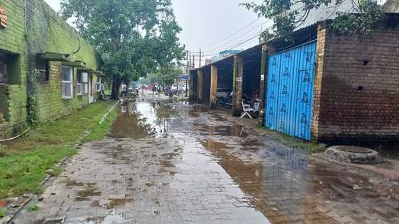 Broken roads and water are increasing the problems of patients coming to the civil hospital