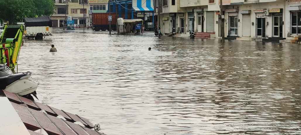 People are facing waterlogging problem due to rain