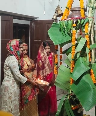 Happiness and prosperity sought by worshipping Hartalika