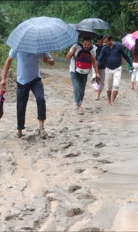 Kashmir-Galod connecting road turned into a swamp