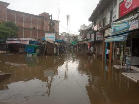 More than 20 mm of rain for the second consecutive day, towns submerged