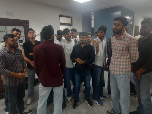 In the HAU case, chairman Ashok Garg heard the students' ordeal in a closed room, students said- hear the case outside the campus