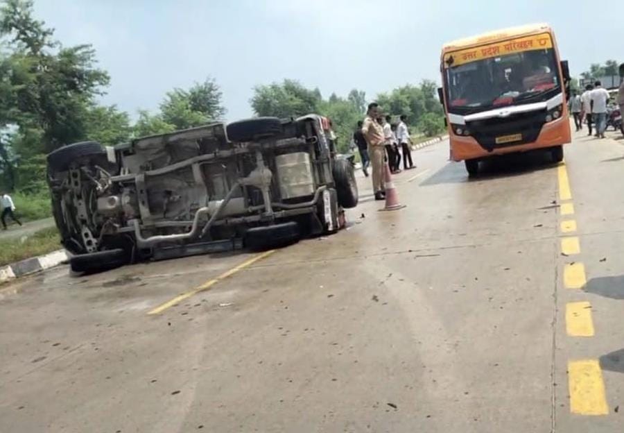 PRV vehicle and car collide while saving stray cattle