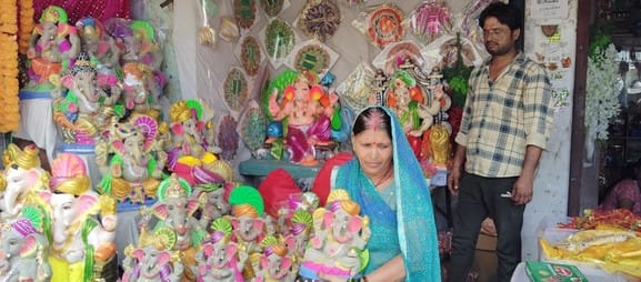 Gajanan will be seated in 80 places of the city today, pandals are decorated