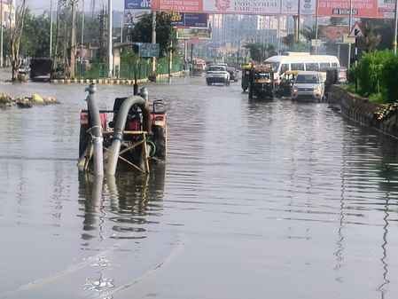 Drivers are taking a 4 km long route from Khanpur, public life is in disarray