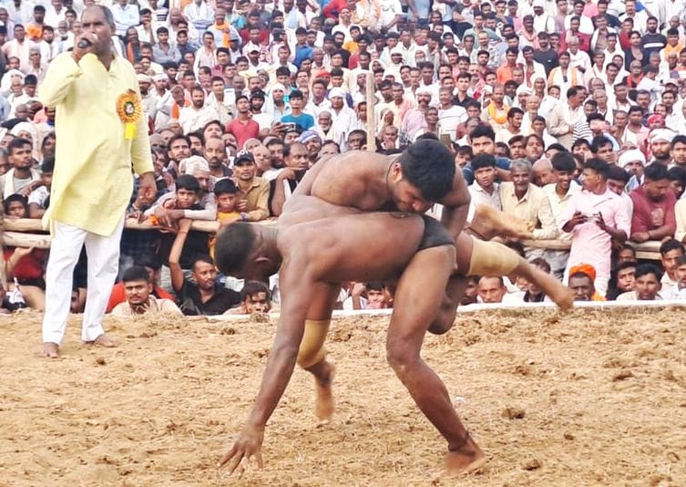 Shyamji of Jhansi defeated Ravi of Kanpur