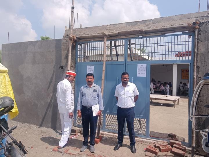 The school was found to be operating even after the notice, SDM got it closed