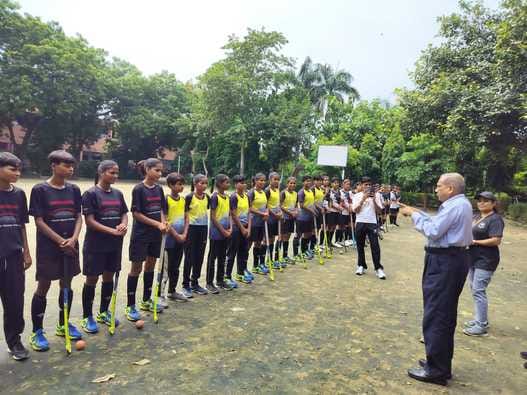 Grandfather-Grandmother College became the winner in Hockey
