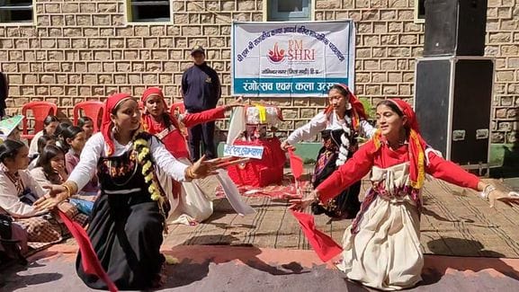 Students showed their skills in art and color festival