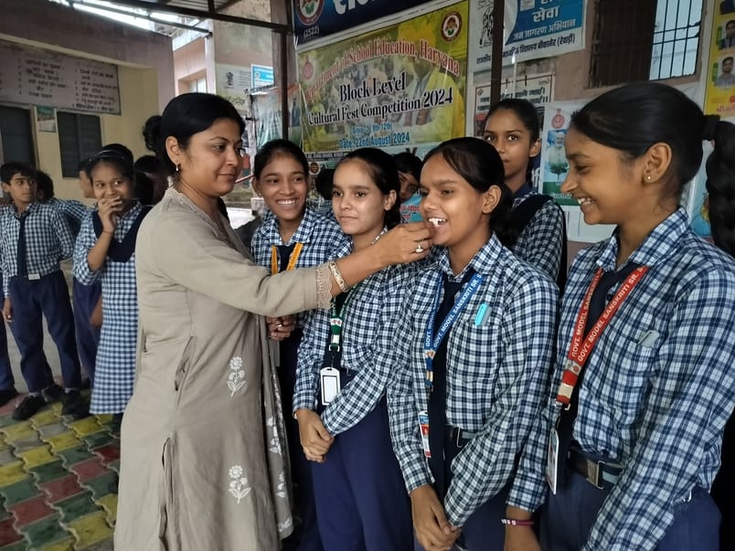 Albendazole tablets were administered in Government School, Bikaner