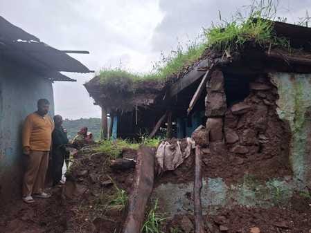 Water, roads and mobile network all shut down in Bani