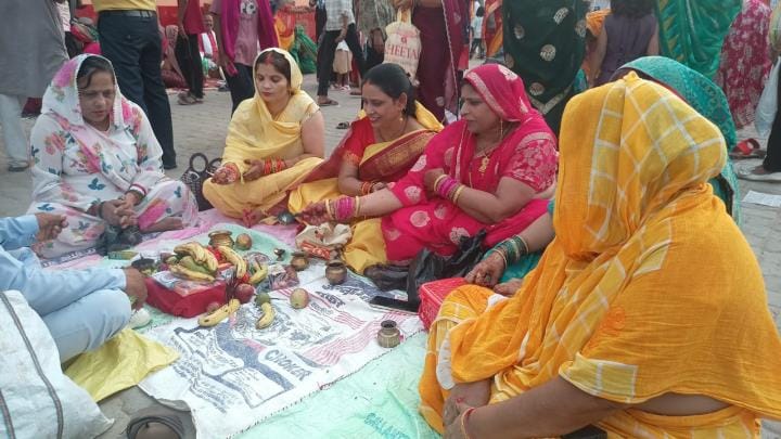 Married women kept a waterless fast and prayed to Bholenath for the long life of their husbands