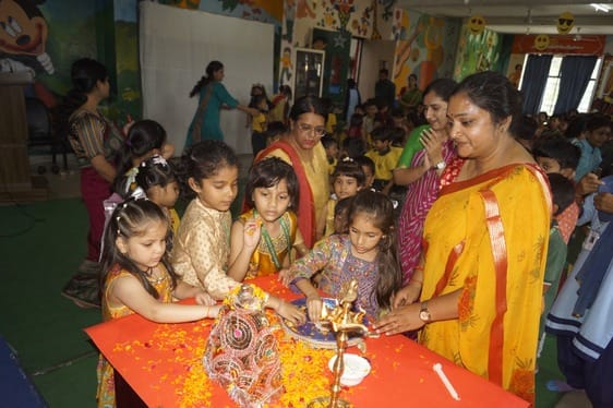 Ganesh Chaturthi celebrated with great pomp in Rhombus School