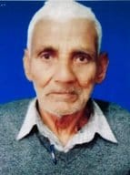 An old man died after falling from the roof due to monkey attack