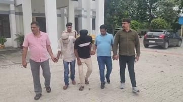 Attention Baghpat... Businessmen molested a girl on GT Road, video went viral