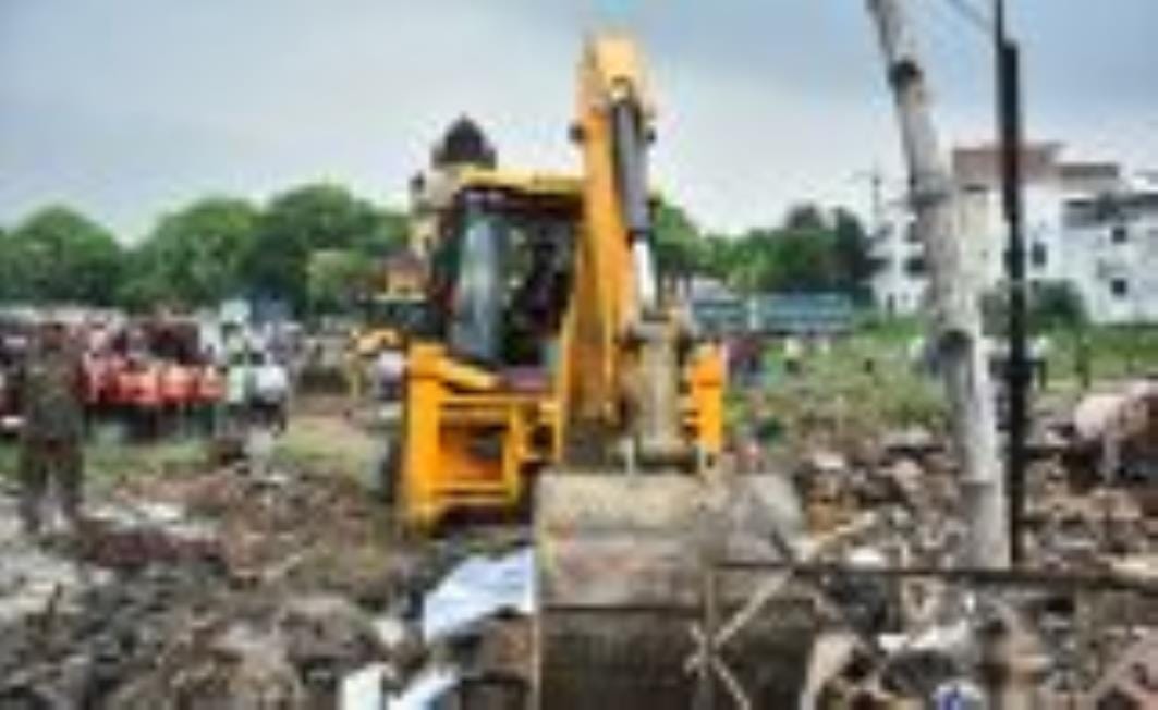Occupancy cleared amid protests at Rifa-e-Aam Club