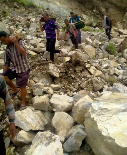 The damaged roads are not able to provide support for the bodies with four shoulders