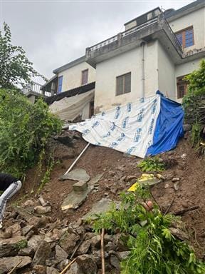 Landslide in Binna Panchayat, houses in danger