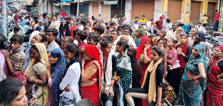 Crowd gathered to get Aadhar card made...waiting list crossed four hundred