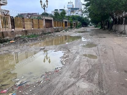 Roads In Vasundhara Have Become A Problem For People – Ghaziabad News