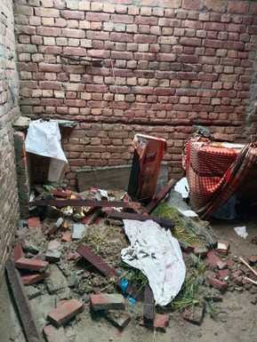 The roof collapsed due to rain in Seewan, a major accident was averted