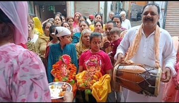 Lord Ganesha was seated with the chants of Ganpati Bappa Moriya