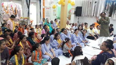 Devotees were overwhelmed by the hymns