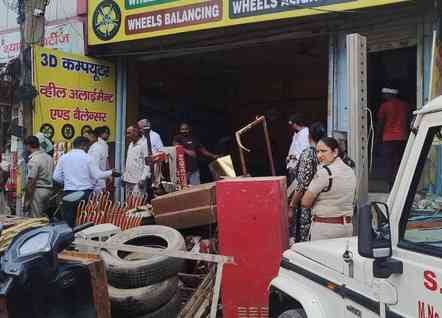 Three people were caught throwing garbage on the road and footpath and were fined