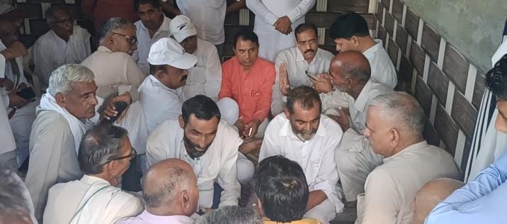 Demand for financial help and government job for Manisha's family