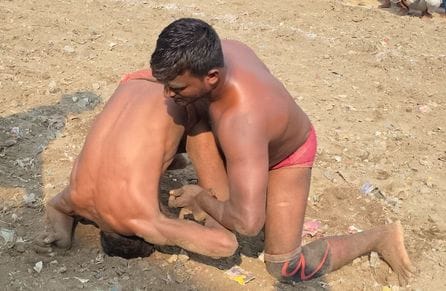 Rahul wrestler from Firozabad defeated Alfaaz from Tenwa