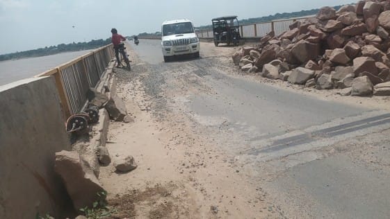 From today, traffic on the Yamuna river bridge will be completely closed