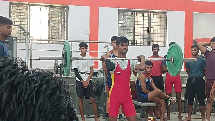 Liaquat and Aman top in weight lifting