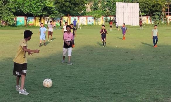 'B' team dominates in football practice match