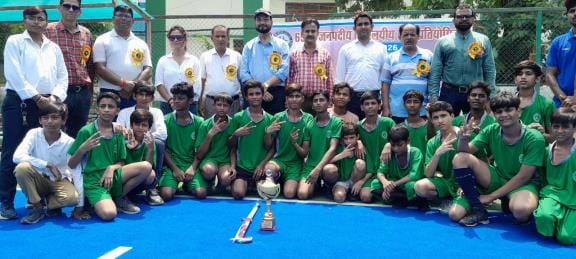 Haleem Muslim and KK Girls College became winners in hockey