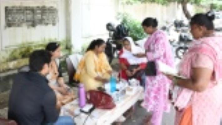 Three new patients of diarrhea admitted in Jankipuram Trauma