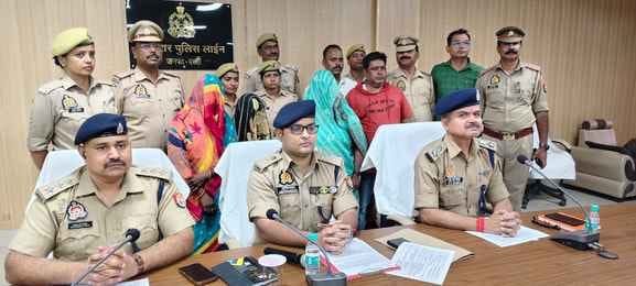 They used to blackmail by threatening to implicate in gang rape, four accused arrested
