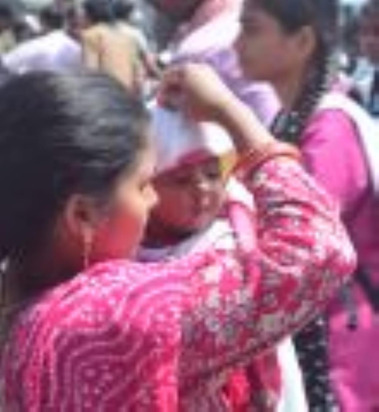 The mercury rose two degrees due to the bright sunshine, the heat tormented people