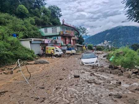 Mangala school building damaged, vehicles damaged