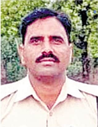 A speeding car crushed a police constable to death on the Chhindwara-Sivni highway.