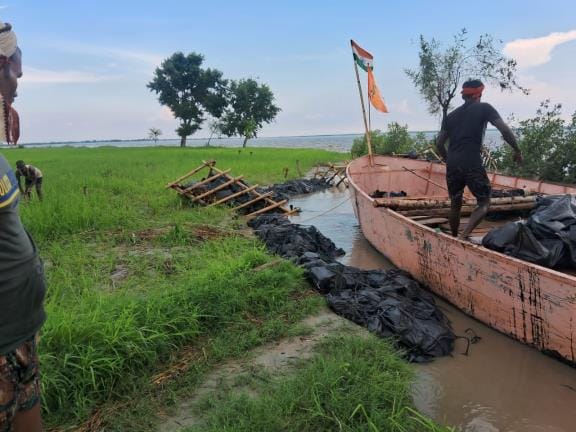 The water level decreased but the swamp increased the trouble